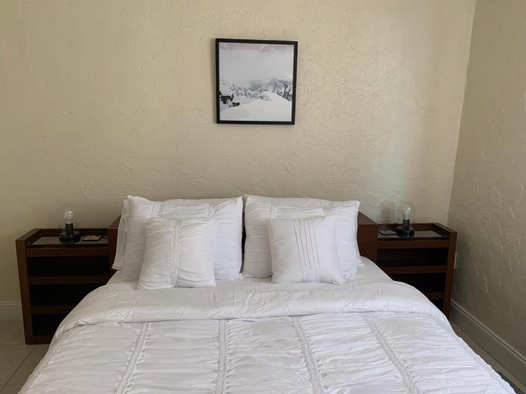 Cozy Private Room, Near The Airport - Free Parking - 01 マイアミ エクステリア 写真